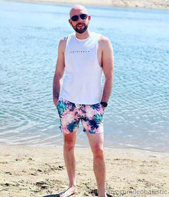 Here’s a pic from a few years ago and a video of me trying o..