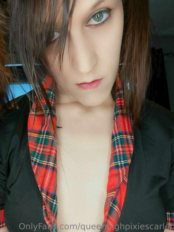 This is probably my favorite outfit...
Whats yours?
