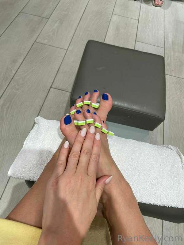 ***You know what time it is! New pedicure time!!!!*** **I'll..