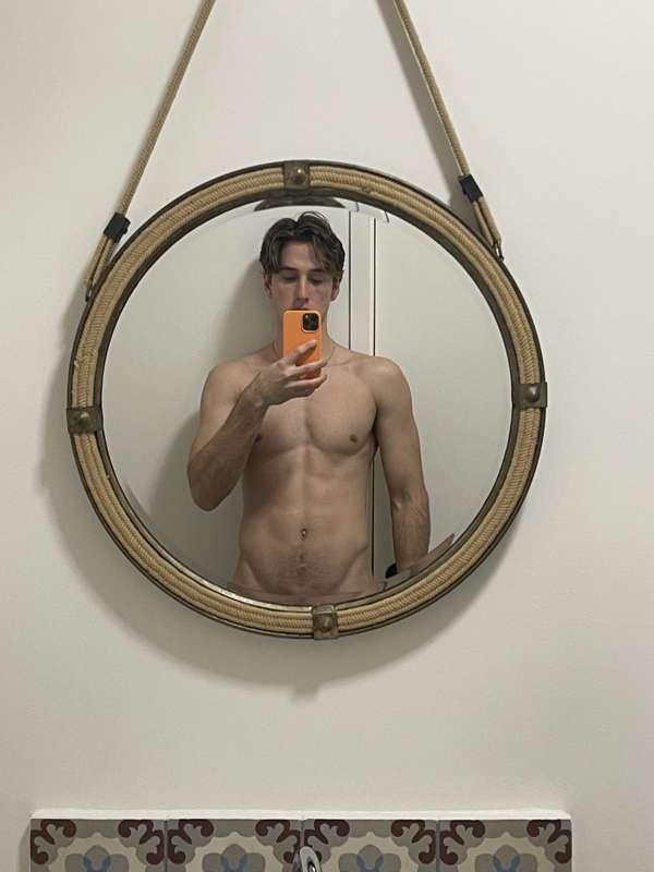 👀