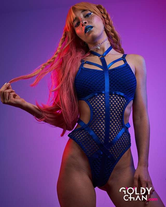 Do you like my blue self? 🧞‍♀️
