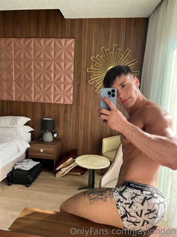 Would u like to lick my ass?