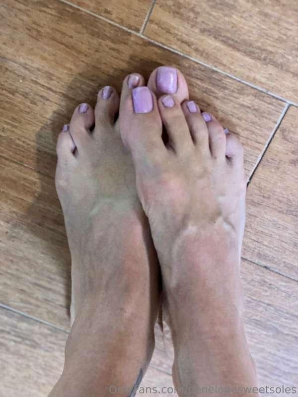 🇬🇧I love the way you staring at my feet👣
My sweet and soft s..
