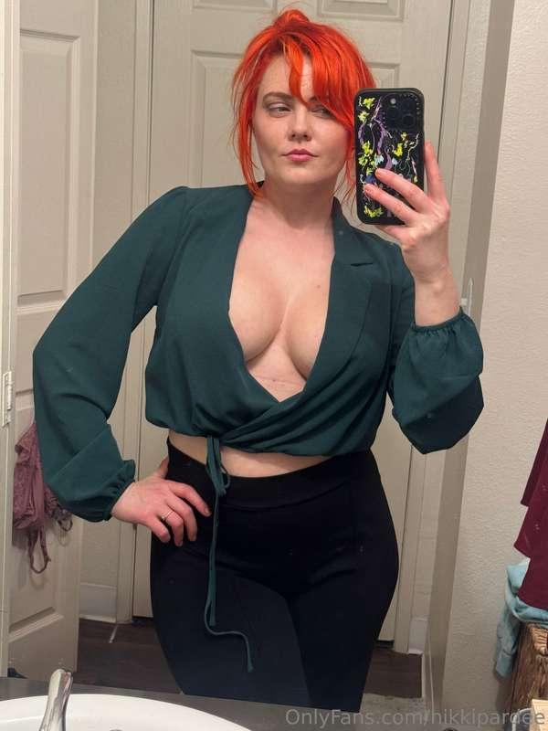 New hair who’s this??? Decided to spice things up with a hot..