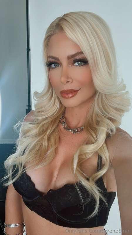 Hey all! I would absolutely love it if you would vote for me..