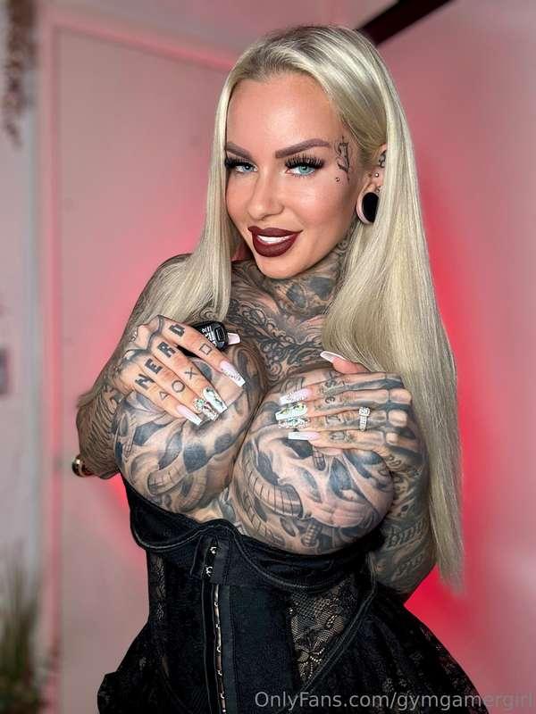 Pinch, slap, or spank?😋