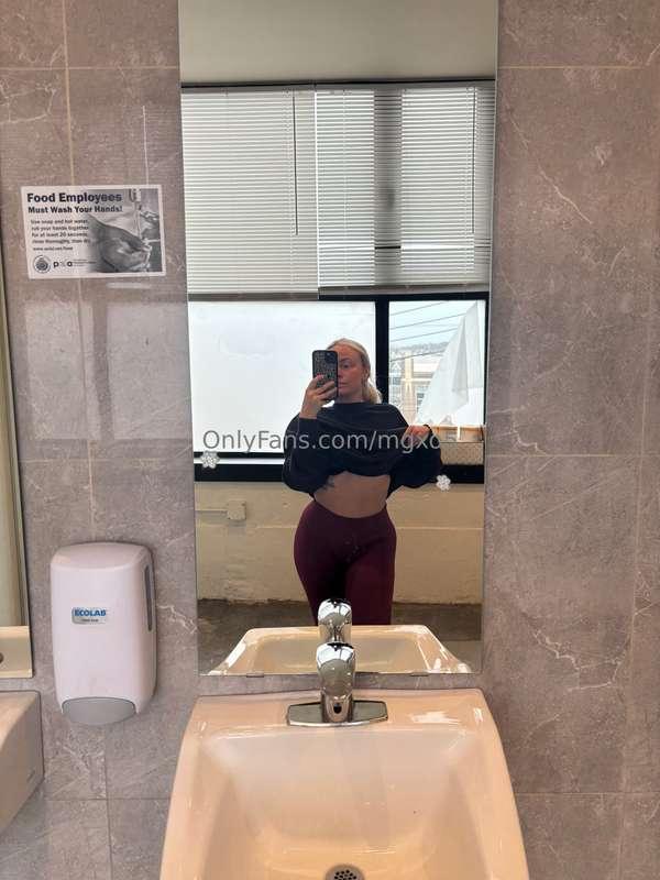 goodnight🩷 brand new bundle coming tomorrow 🫣