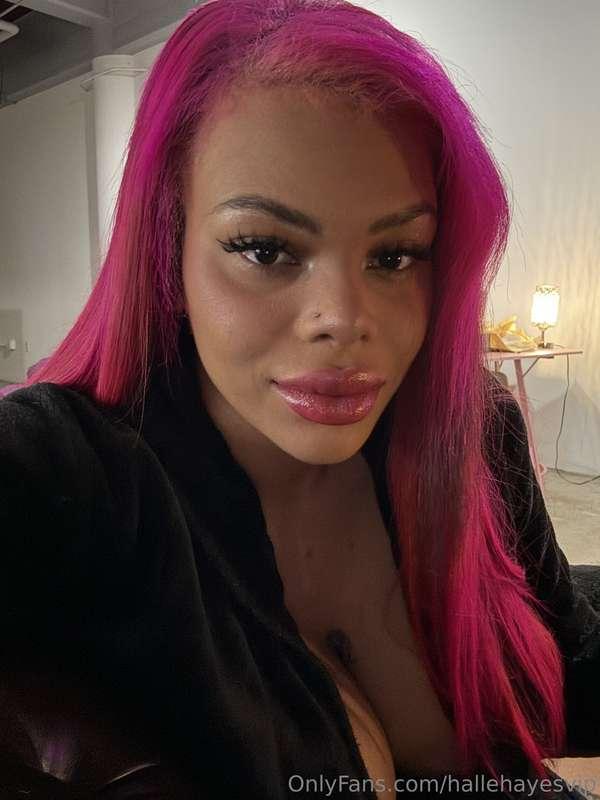 i'm sure you'd love the feeling of my lips around your cock ..