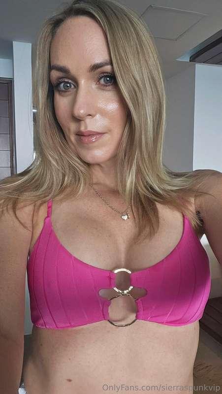 Always rocking barbie core 🫦
