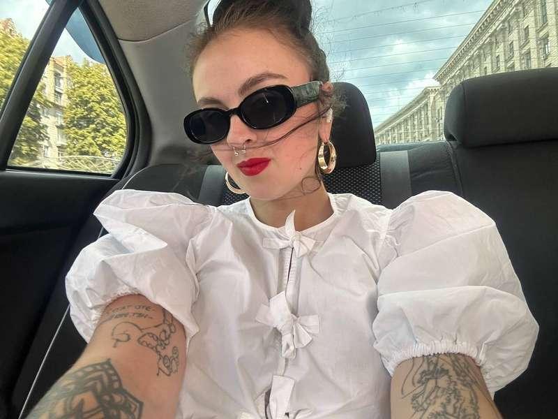 on my way to handle business, but make it fashion 💼✨