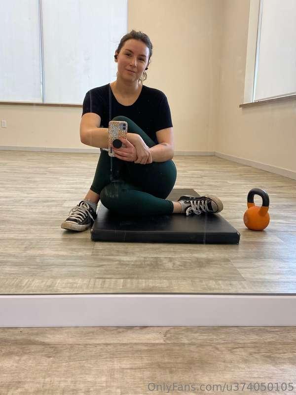 Who wants to peel these shoes off my sweaty feet? 😏