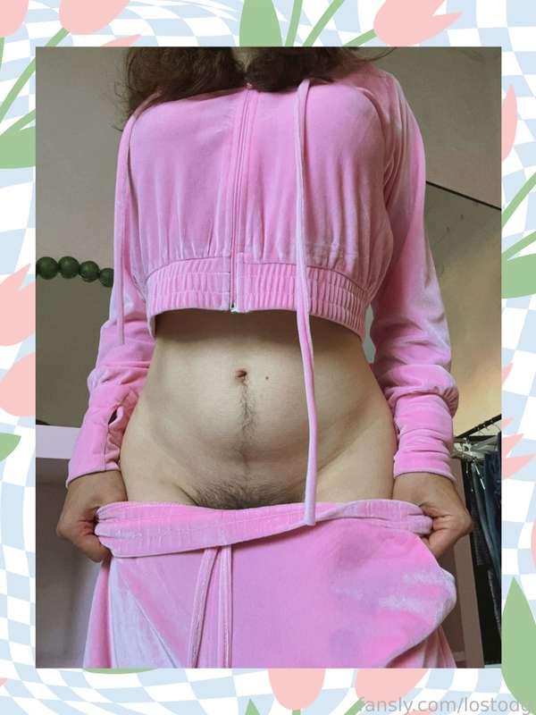 Do you mind the belly by the way? I'm always much 'fuller' when it comes to my period :( sometimes even big jeans put a lot of pressure on my poor tummy🥺🥺

#fyp #bush #hairy #hairypussy #gfe #natural #cute #egirl 


