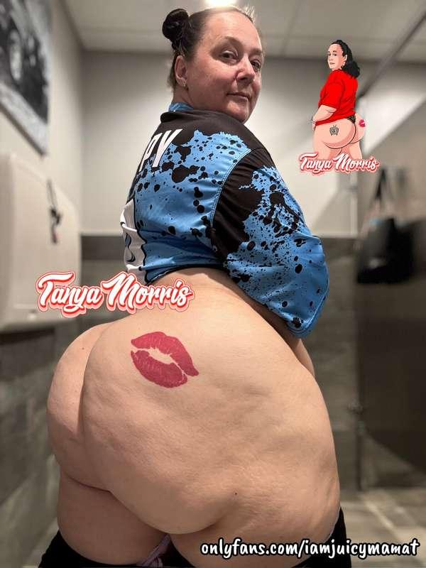 nudes at the dealership 🤪