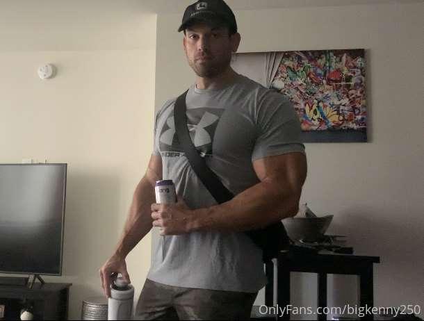 Ready to kill it at the gym ✔️🤴🏻💪🏼