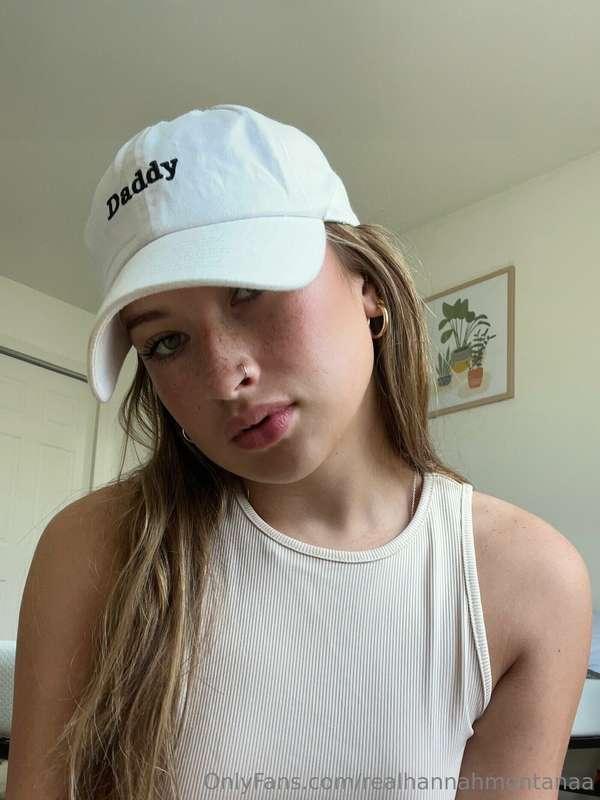 Daddy's favorite girl 🩷