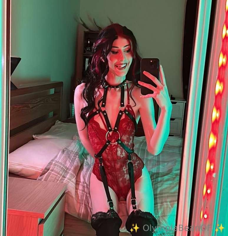 Just feeling myself.. 😉 Next shoot will be up on Friday! 🥰 x
