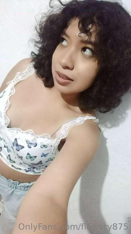 Hi, I'm Lu, 23 years, I'm here to please you 😘💚

Subscribe a..