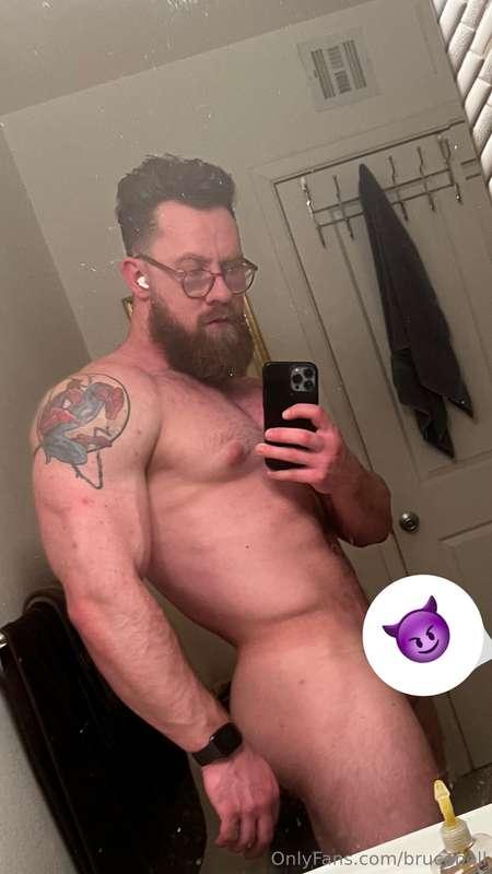 I’m SO HORNY 😈 rn who wants to see me stroke my cock tonight..