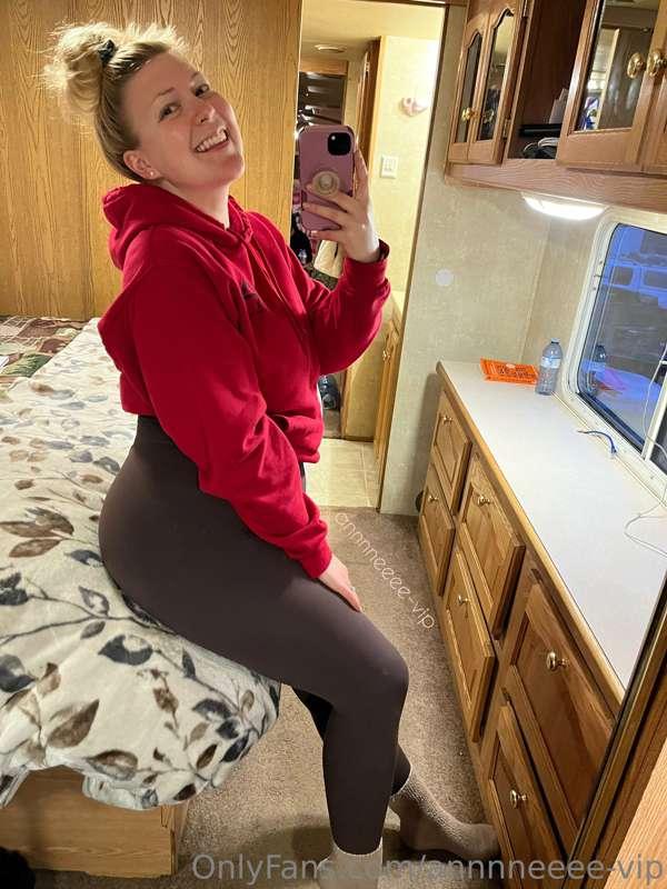 Goooooooood morning!! 🥰😍💕🌈 Happy 2nd day of spring!! Lol I f..