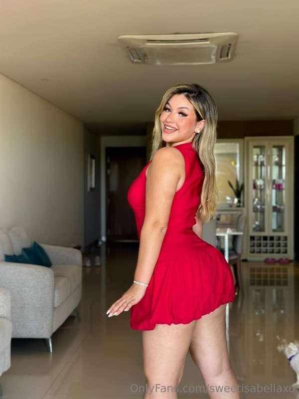 Serving confidence, curves, and just a little chaos in red t..