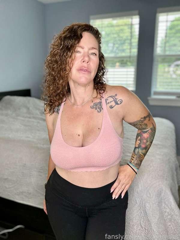 I need to cum so bad

#curvy #curvywoman #fyp #bbw #bigbooty #ass #mommy #milf #stepmom #fetish #sexy #tatted #brunette #taboo #anal #sex 