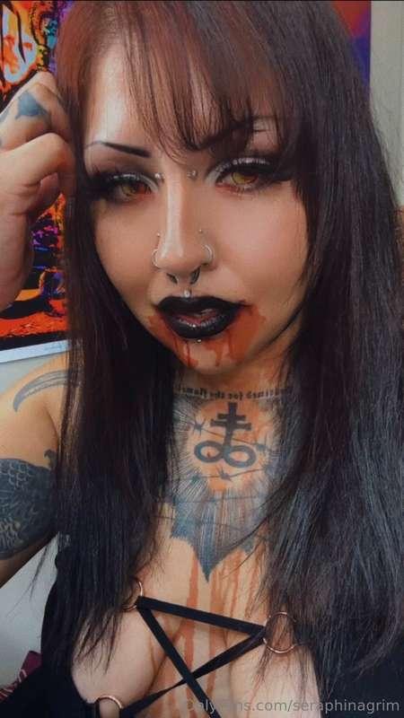 POV: a thick lil vampire chooses you for her New Year’s Eve ..