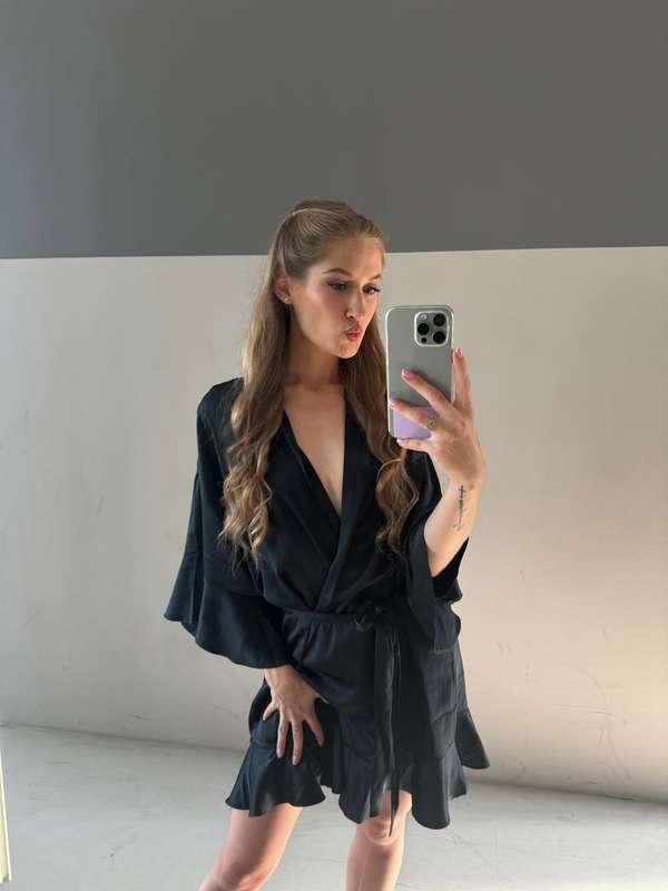 Does black look good on me? 🖤