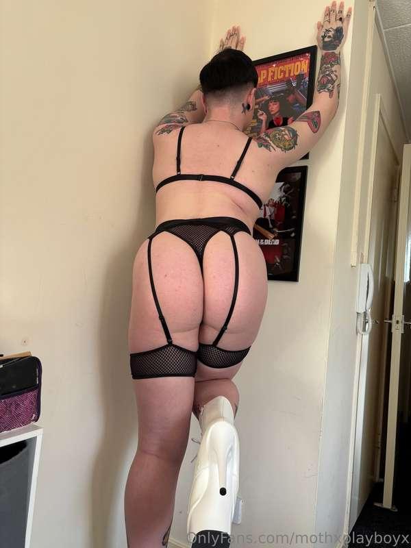 mothxplayboyx image #0