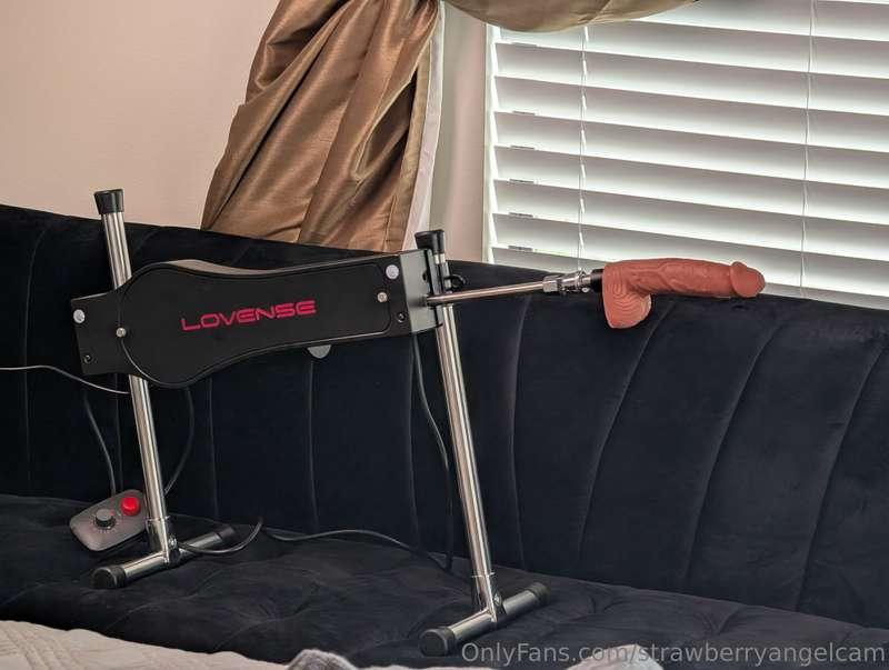 Okay… so I may have begged for a new machine 🥺 It’s loud… in..