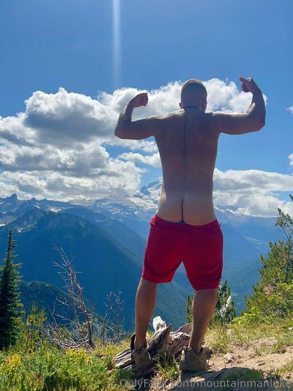 Happy Hump Day!! 🍑🏔️☀️🥵