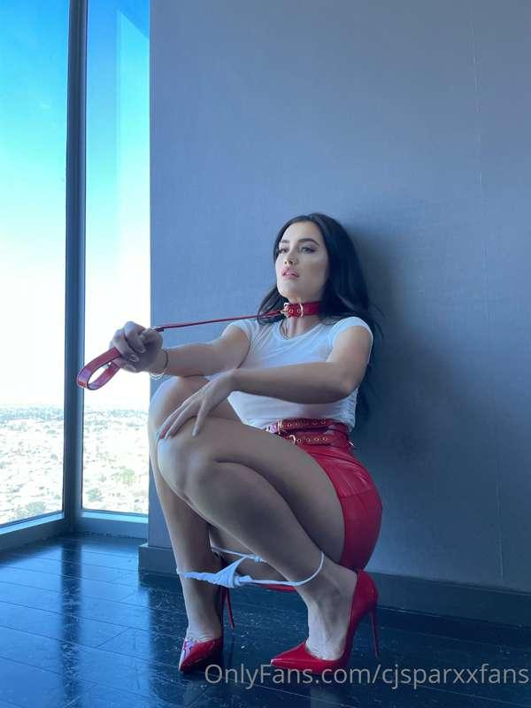 HOT or NOT? 

FIRST BTS OF THIS LATEX LOOK!