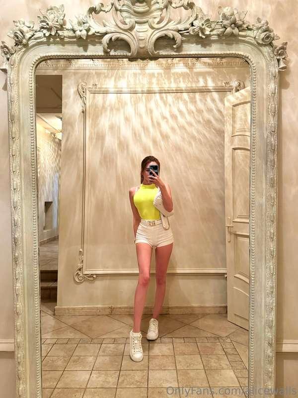 Yellow color is associated with the sun and warmth.💎😆 It bri..