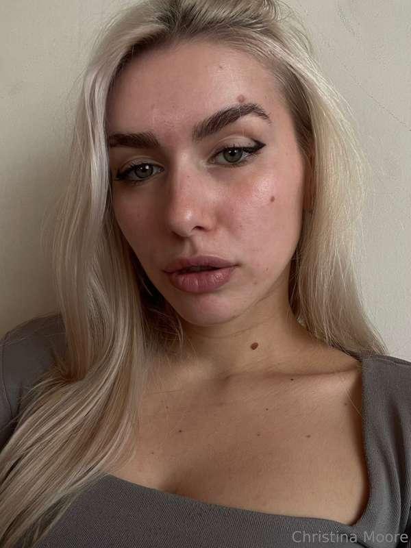 fall breeze and cozy vibes.