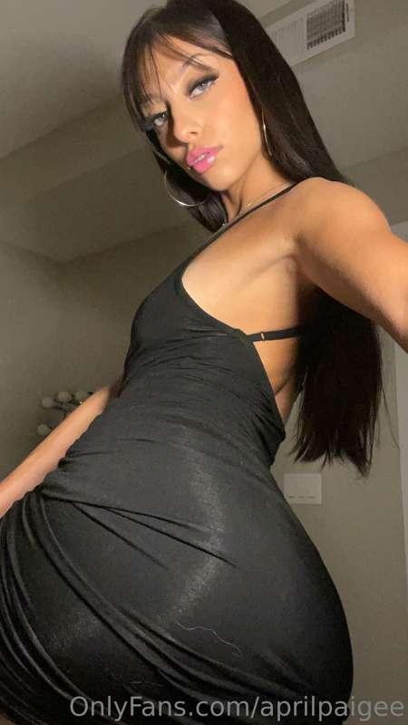Want to see more of me? DM me with 👀 and let’s video chat!