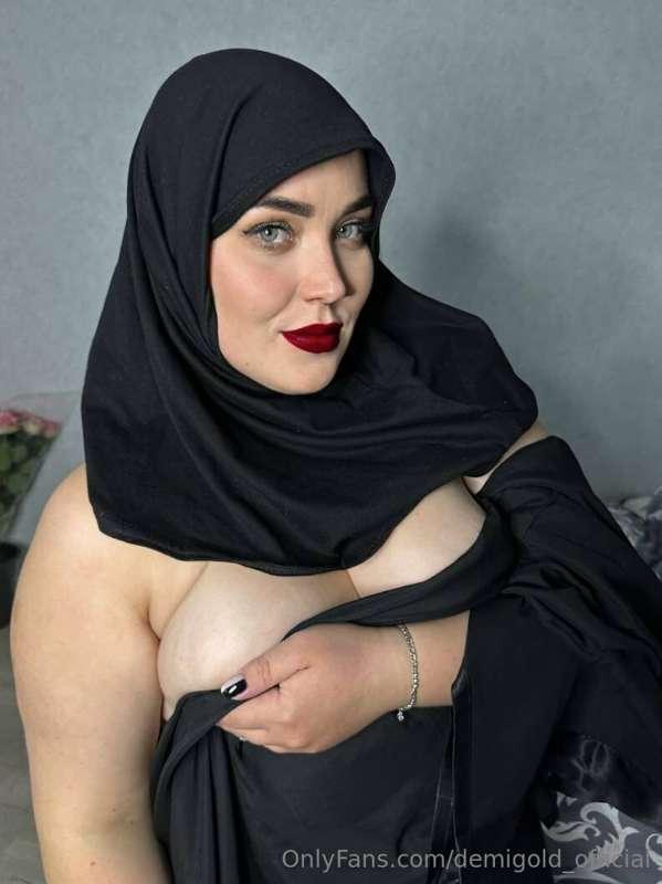 @gulnara✨ Damn this Muslim girl @gulnara🪄✨ so kinky and sexy..