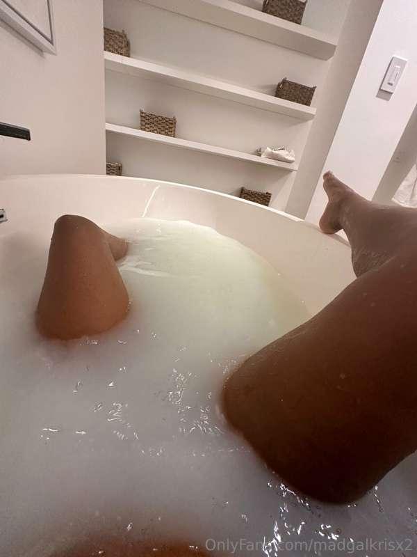 ### first to DM gets the full version😏🥵