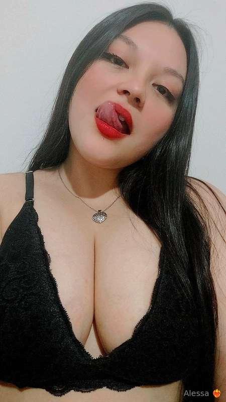 @barbbiepuxxx 

𝘚𝘶𝘣𝘴𝘤𝘳𝘪𝘣𝘦 𝘵𝘰 𝘤𝘩𝘢𝘵 𝘸𝘪𝘵𝘩 𝘮𝘦 𝘢𝘯𝘥 𝘐 𝘸𝘪𝘭𝘭 𝘮𝘢𝘬𝘦 𝘺𝘰..