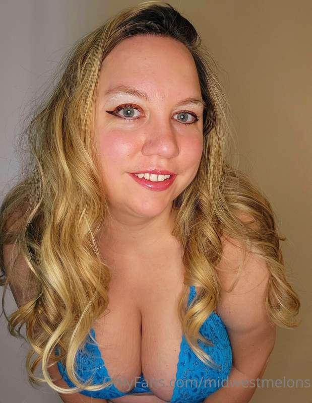 Fun day off making photos and videos for you all! *Wearing b..