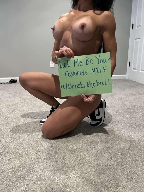 It’s a Milf Monday! And todays hottie is none other than @wi..