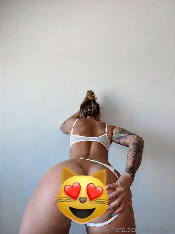 Missionary or doggy with me?🤔🍑