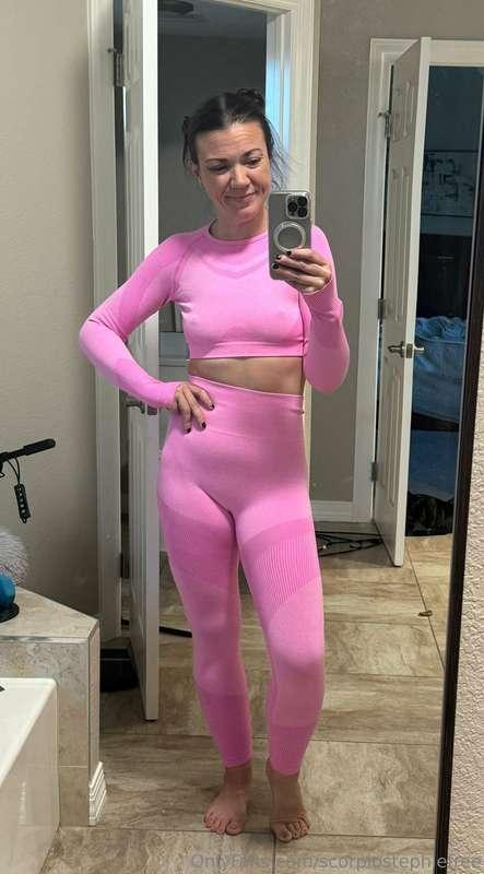 Can’t be in a bad mood dressed like this (if you follow me a..