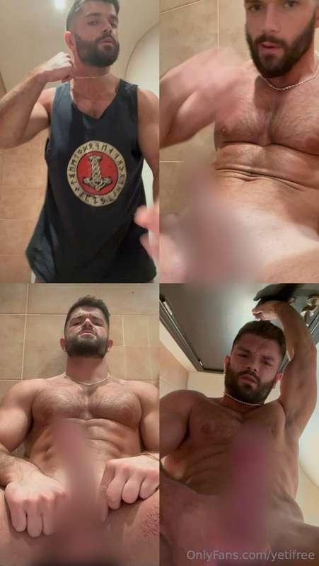 Video 33A very intense and aggressive jerk off session in th..