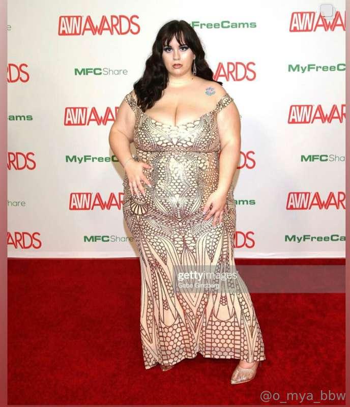 It’s time for AVN Nominations please go nominate me daily, ⏰..