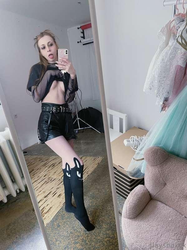 🖤😛🖤