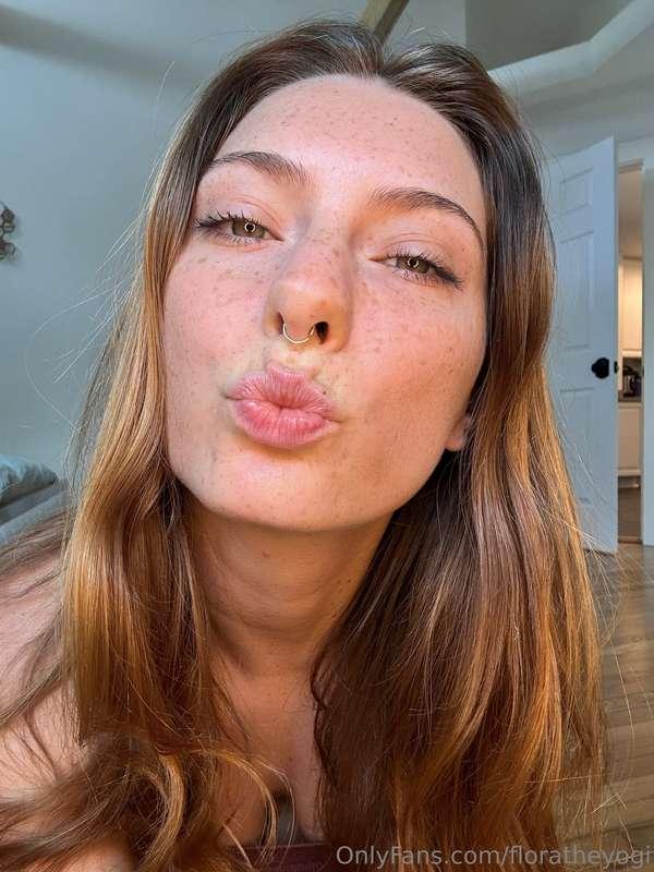 pov I’m coming in for a lil keece 😌🥰