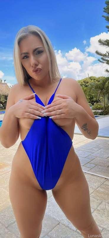 I really want someone to suck on my tits right now 👅

#lunaskye9 #ass #bigass #anal #tits #bigtits #bigboobs #boobs #pussy #curvy #nudes #milf #mommy #femdom #domme #domination #fetish #orgy #mistress #sex #porn #blonde #fansly #fyp