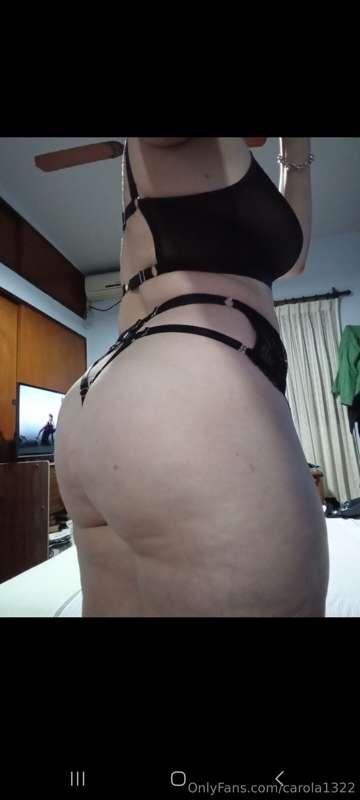 @1913almendra

sexy kitten
sweet tooth
hungry
and very hot

..