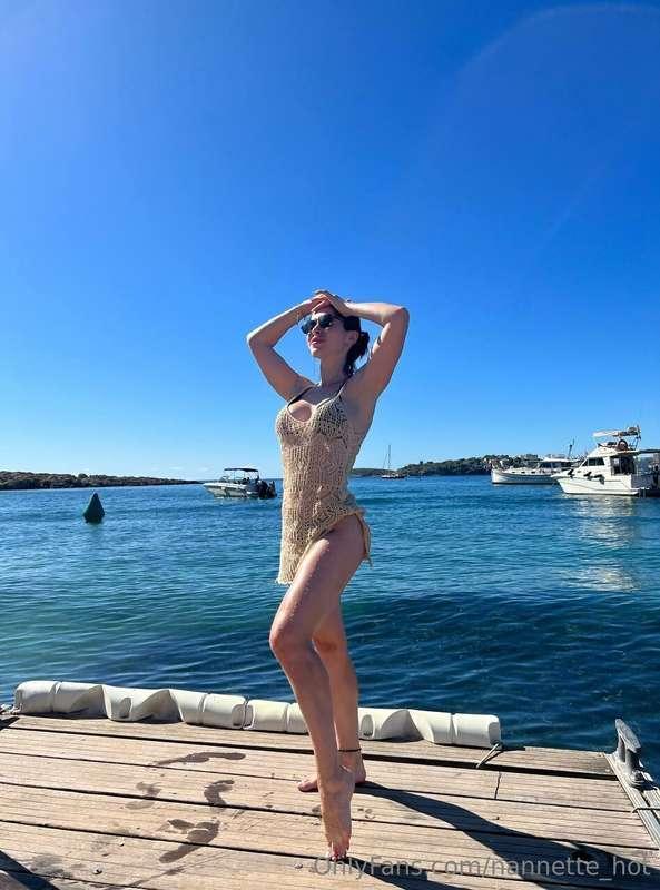 The rays of the sun are touching my body... his touch is so ..