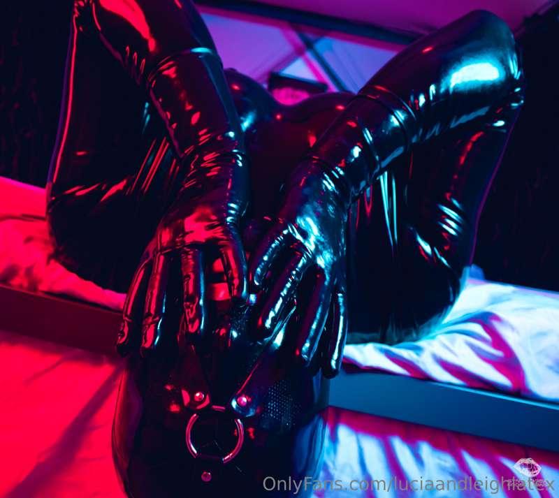 luciaandleighlatex main image