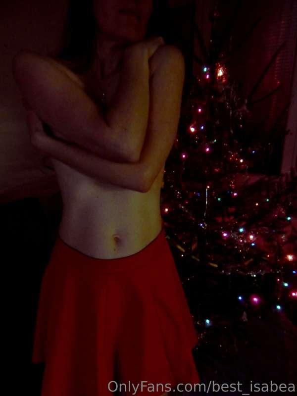 Xmas time is coming, Xmas Isabea is here. Give me like and I..